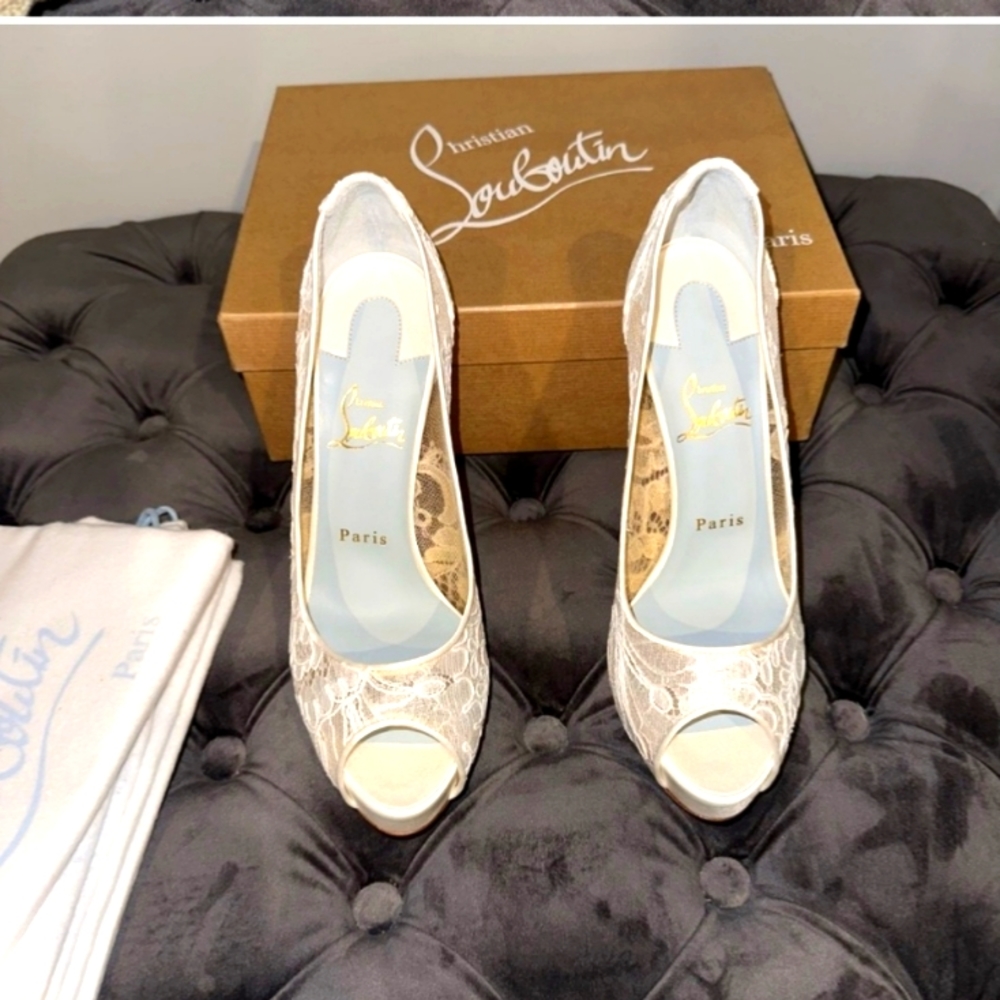 New Size 38.5 Christian Louboutin Very Lace Peep Toe Platform Pumps